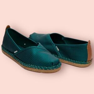 TOMS Petra Emerald Green Matte Iridescent Slip-On Loafers Flats Size 7.5